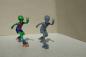 Preview: Figur Alien mit Rollschuhen - bemalt