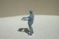 Preview: Figur Mann mit Tablett - unbemalt - 1 : 32
