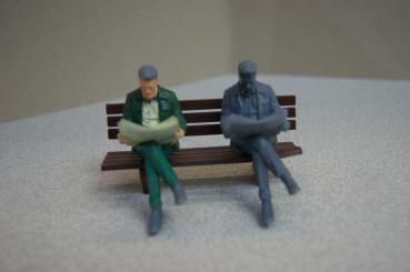 Preview: Figur Mann mit Zeitung sitzend- unbemalt