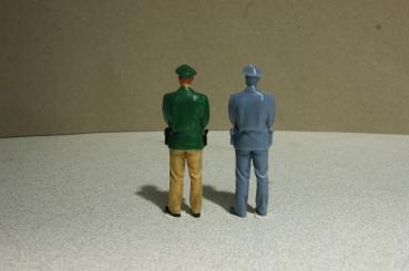 Preview: Figur Polizist stehend - bemalt - 1 : 22,5