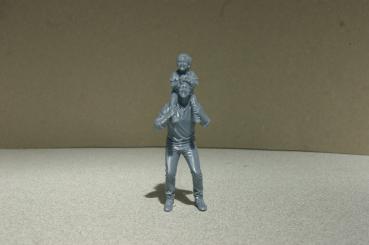 Preview: Figure of a child – unpainted - 1 : 22,5
