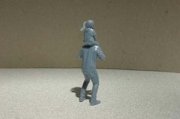 Preview: Figure of a child – unpainted - 1 : 22,5