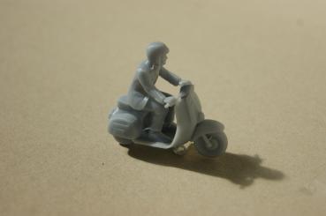 Preview: Figur Rollerfahrer - unbemalt - 1 : 32
