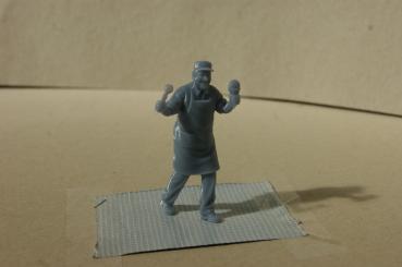 Figur Eisverkäufer gehend - unbemalt - 1 : 32