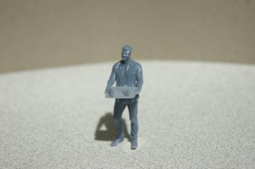 Figur Mann mit Tablett - unbemalt - 1 : 32