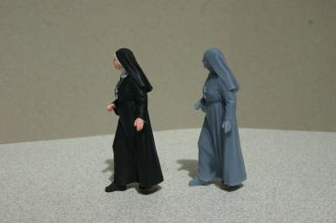 Preview: Figur Schwester Hilde - unbemalt - 1 : 22,5