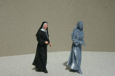 Preview: Figur Schwester Hilde - unbemalt - 1 : 22,5