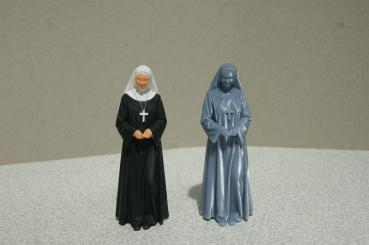 Figur Schwester Gabi - unbemalt - 1 : 22,5