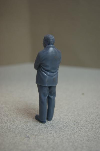 Figur Mann mit Schirm - unbemalt