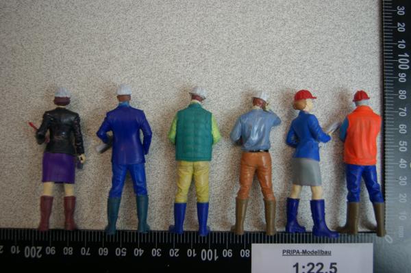 Figur Archtiektin mit Klemmbrett - bemalt