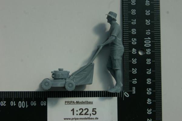 Figur Mann mit Rasenmäher - unbemalt