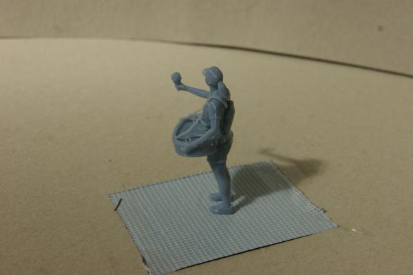 Figur Bauchladenverkäuferin Eis - unbemalt - 1 : 32
